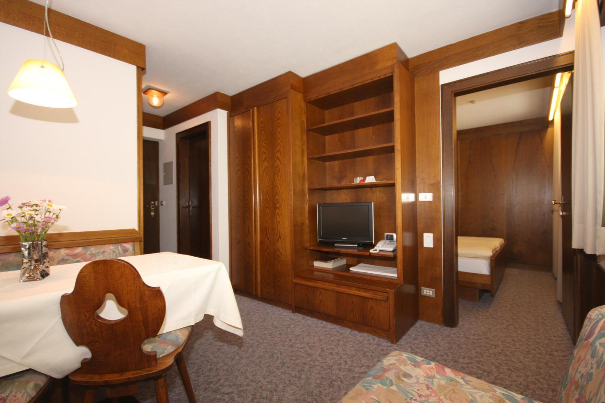 Apartments Residence Alta Badia コルフォスコ 部屋 写真