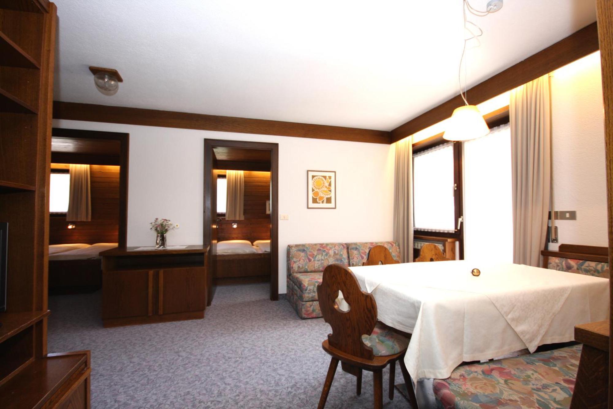 Apartments Residence Alta Badia コルフォスコ 部屋 写真