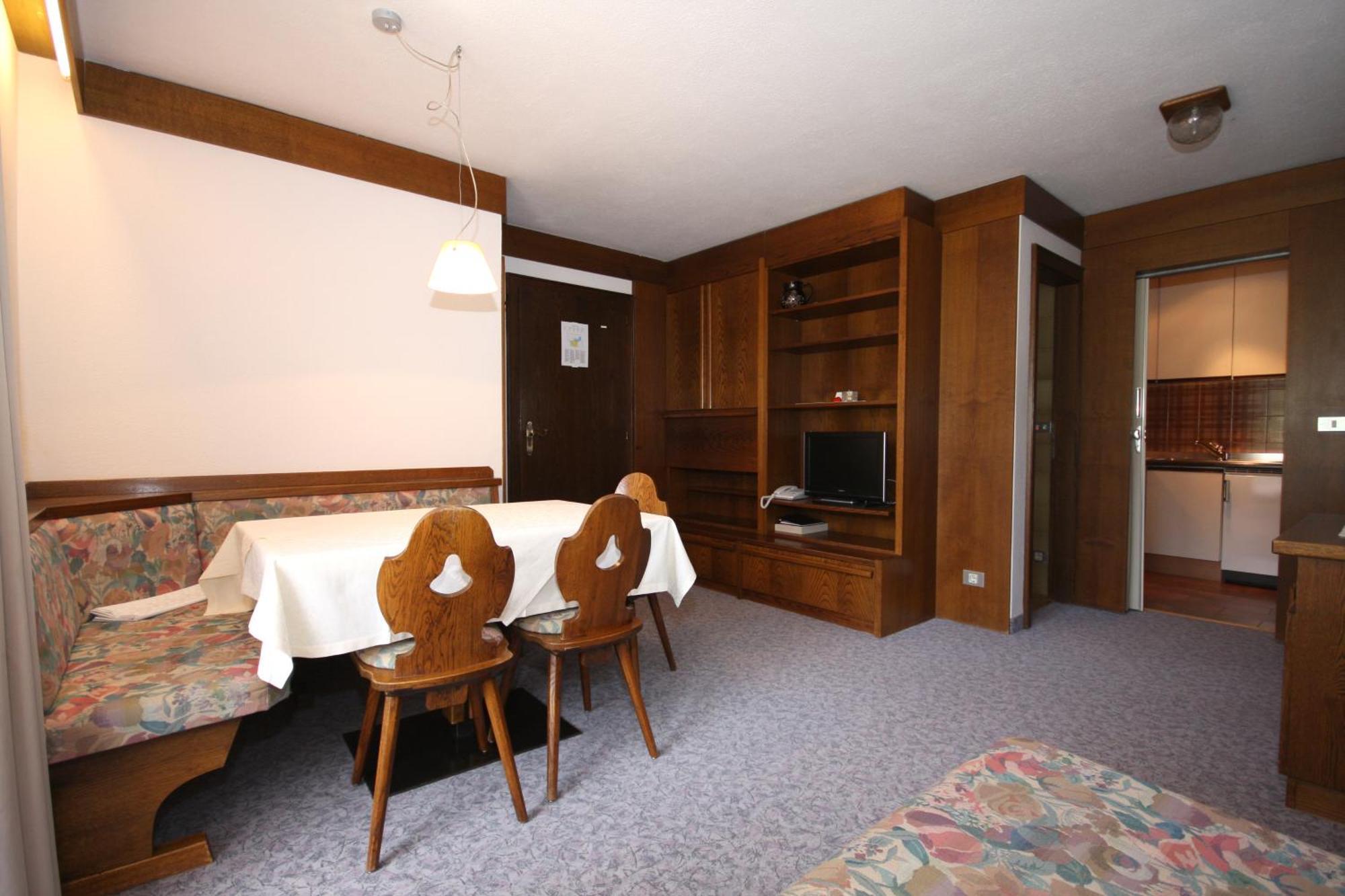 Apartments Residence Alta Badia コルフォスコ 部屋 写真