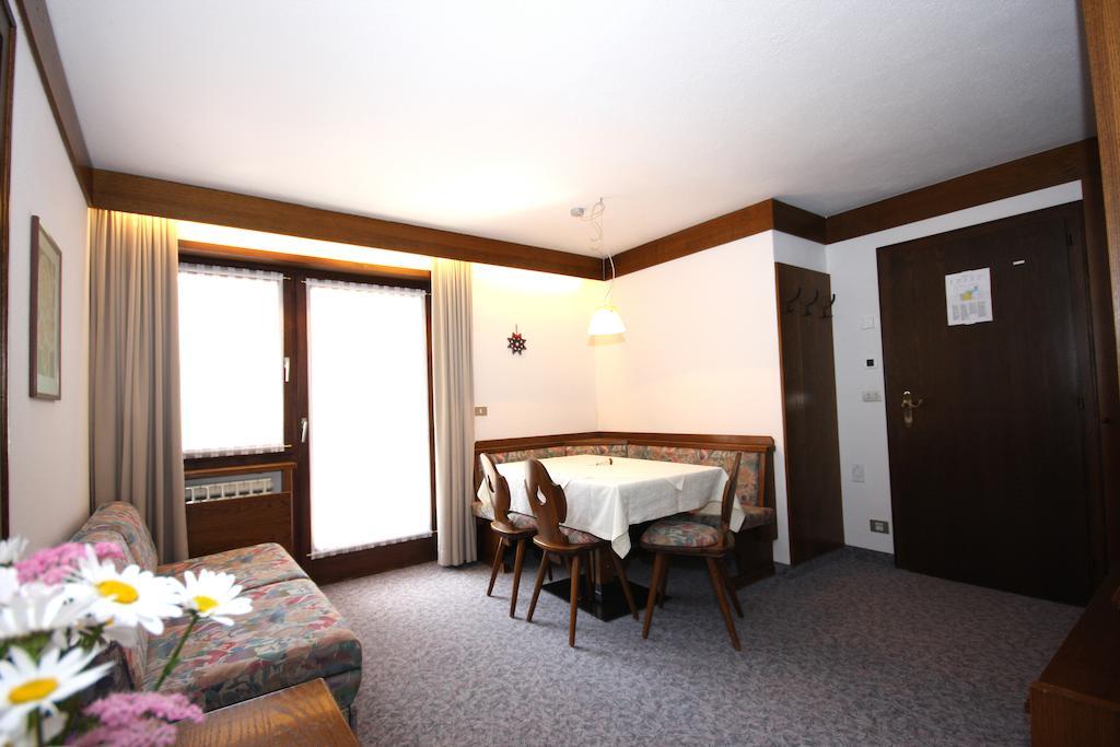 Apartments Residence Alta Badia コルフォスコ 部屋 写真